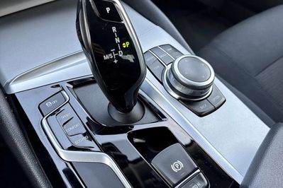 BMW Seria 5 518d Advantage