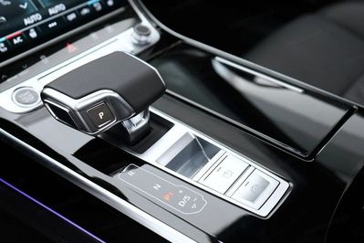 Audi A8 L 60 TFSI e quattro Tiptr.