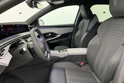 Peugeot 3008 GT 1.2 mHEV e-DCS6