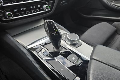 BMW Seria 5 520d xDrive M Sport sport-aut