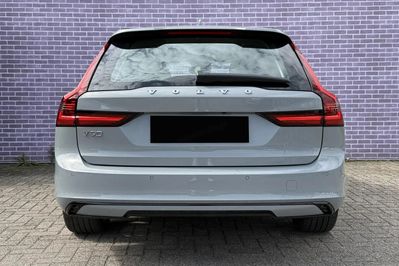 Volvo V90 T6 AWD Plug-In Hybrid Ultra Dark