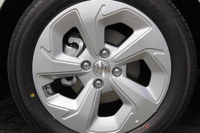 Suzuki Swift Premium Plus 1.2 Dualjet SHVS