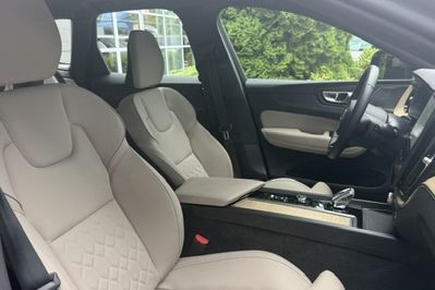 Volvo XC60 B5 B AWD Plus Dark