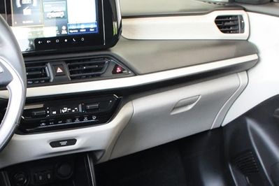 Suzuki Swift Premium Plus 1.2 Dualjet SHVS