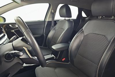 Kia Ceed 1.5 T-GDI Business Line DCT