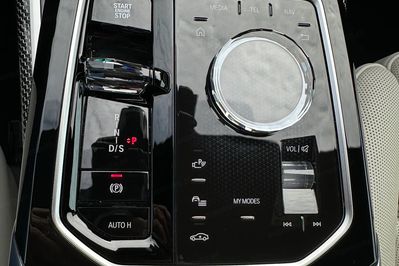 BMW Seria 7 M760e PHEV xDrive Individual Edition sport-aut