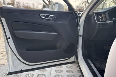 Volvo XC60 B4 B Momentum