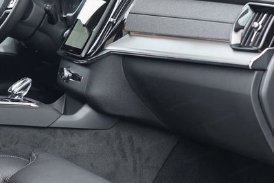 Volvo XC90 B5 AWD Ultra Black Edition