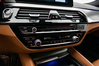BMW Seria 5 520d xDrive aut