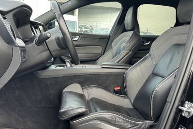 Volvo XC60 B4 D AWD R-Design