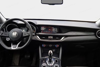 Alfa Romeo Stelvio 2.0 Turbo Business Q4 aut