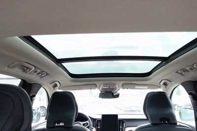 Volvo XC60 T6 Plug-In Hybrid AWD Ultra Bright