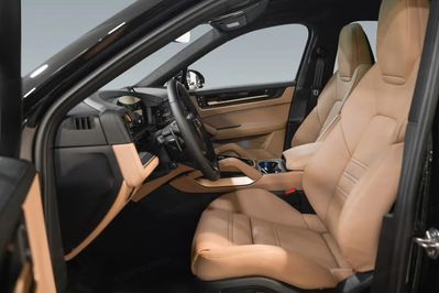 Porsche Cayenne Coupe E-Hybrid Black Edition