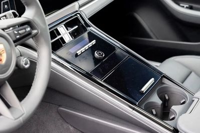 Porsche Panamera 4
