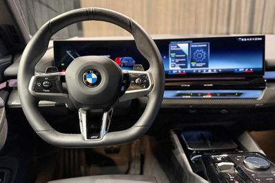 BMW Seria 5 520i mHEV M Sport aut