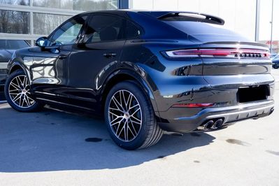 Porsche Cayenne Coupe E-Hybrid Black Edition