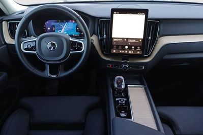 Volvo XC60 B5 B AWD Plus Bright aut