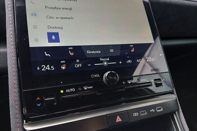 Lexus LBX Hybrid Cool