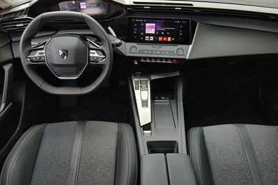 Peugeot 308 mHEV Active Pack S&S e-DCS6