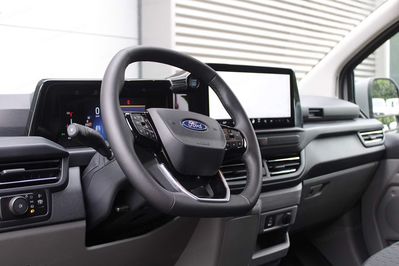 Ford Transit Custom 300 L2H1 Limited A8