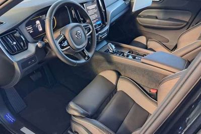 Volvo XC60 T6 Plug-In Hybrid AWD Ultra Black Edition