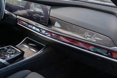 BMW Seria 7 740d xDrive Nero Lusso Edition