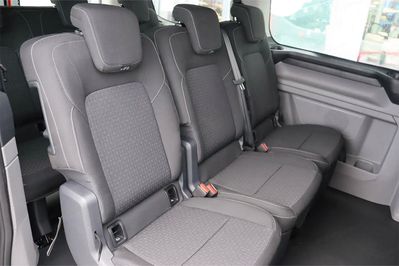 Ford Transit Custom Kombi M1 320 L2H1 Trend A8