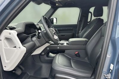Land Rover Defender 130 3.0 D250 mHEV X-Dynamic SE