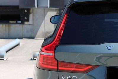 Volvo V60 B4 Ultra Dark