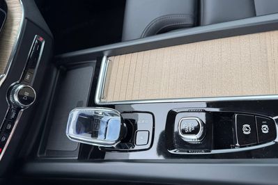 Volvo XC60 B5 B AWD Plus Dark