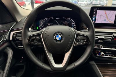 BMW Seria 5 530e Luxury Line sport-aut