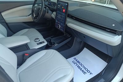 Ford Mustang Mach-E 98KWH Awd