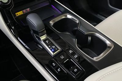 Lexus NX 350h Omotenashi 2.5 Hybrid AWD