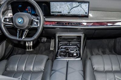 BMW Seria 7 750e xDrive M Sport
