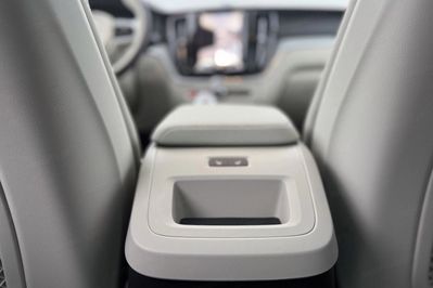 Volvo XC60 T8 Recharge Plug-In Hybrid AWD Ultra Dark