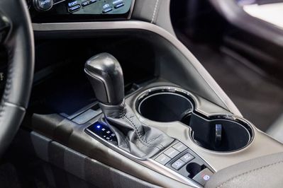 Toyota Camry 2.5 Hybrid Prestige Cvt