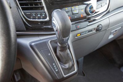 Ford Tourneo Custom L2H1 AT