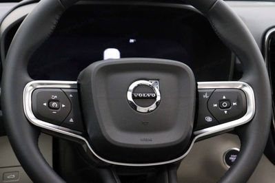 Volvo XC40 B3 Ultra Dark