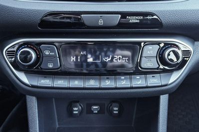 Hyundai i30 1.5 T-GDI Smart DCT