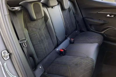 Peugeot 2008 GT Exclusive e-DCS6 1.2 PureTech mHEV