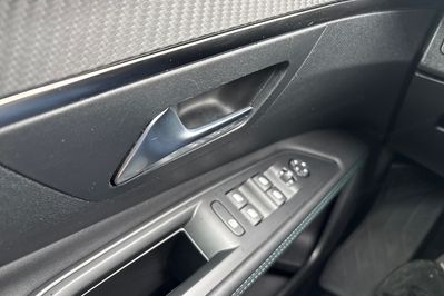 Peugeot 3008 Allure Pack 1.5 BlueHDI EAT8