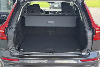 Volvo XC60 T6 Plug-In Hybrid AWD Plus Dark