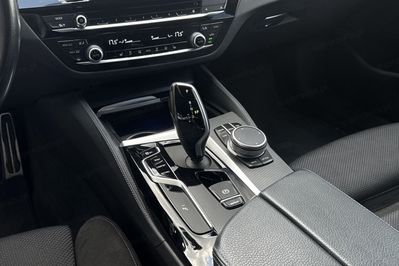 BMW Seria 5 Touring 520d xDrive M Sport