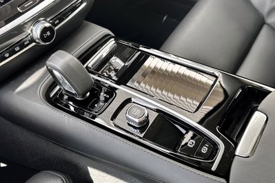 Volvo S60 T8 AWD Plug-In Hybrid