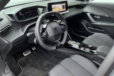 Peugeot 2008 GT e-DCS 1.2 mHEV