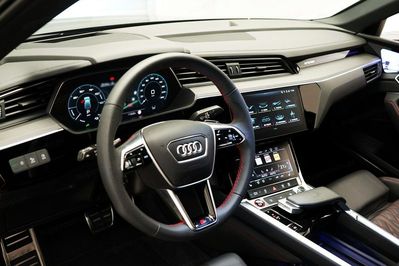 Audi Q8 SQ8 TFSI quattro Tiptronic