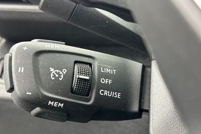 Peugeot 3008 Allure Pack 1.6 Hybrid e-EAT8