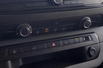 Peugeot Expert L2H1 AT