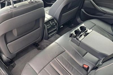 BMW Seria 5 530e xDrive Luxury Line aut