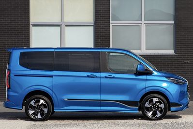 Ford Tourneo Custom 2.5 PHEV CVT L1 Sport